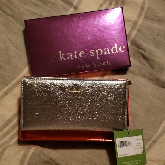 Kate spade wallet - Picture 1 of 4